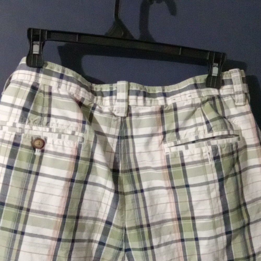 GUC Izod plaid burmuda shorts green size 34 - Picture 3 of 4